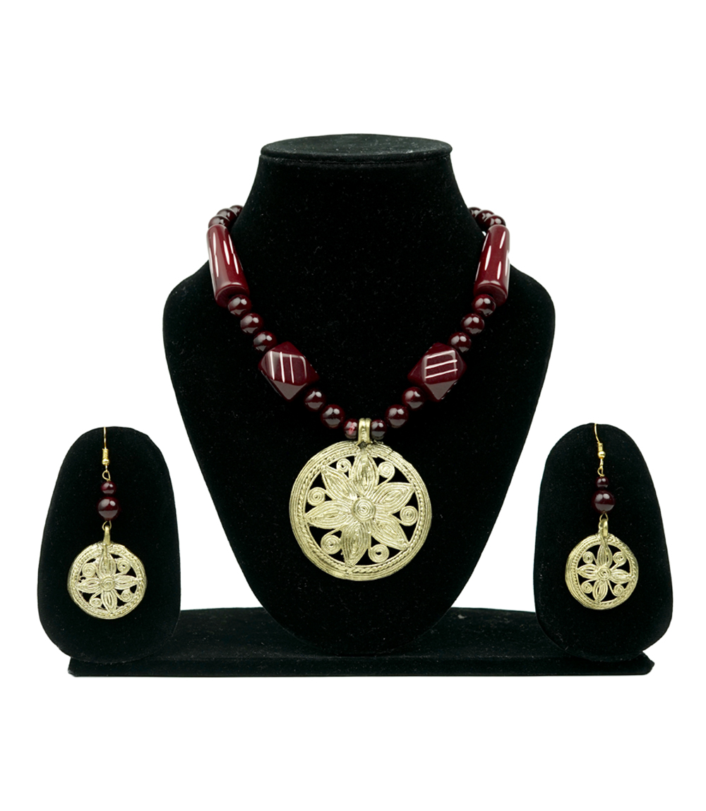 Dokra Necklace Set Made By Tribes Of Jharkhand (Maroon Beads)